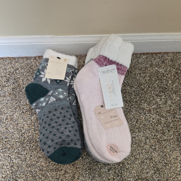 NWT 3 Pairs Fuzzy Ankle Slipper Home Socks Green/White and Pink Size 4-10 - Picture 1 of 5